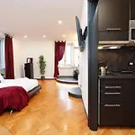 Black Enchanting Jacuzzi Suite Trastevere - Top Collection