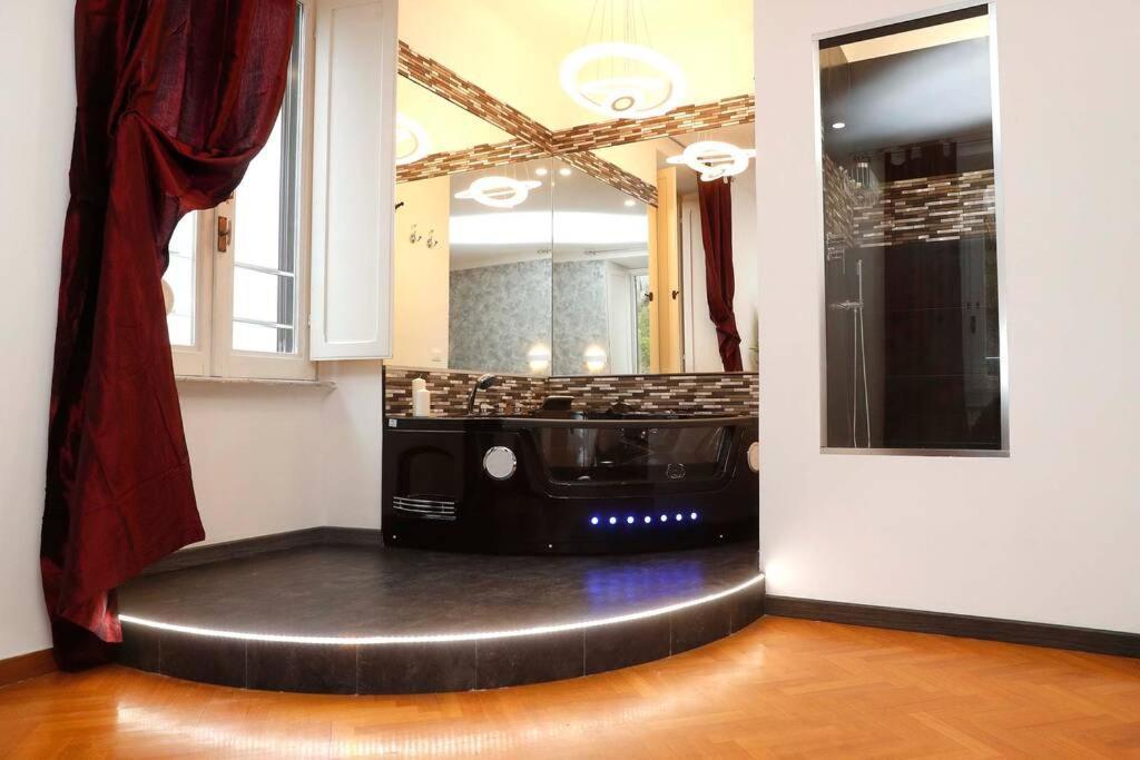 Black Enchanting Jacuzzi Trastevere - Collection Appartement Rome